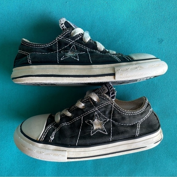 Toddler Converse One Star size 8 - Picture 4 of 7